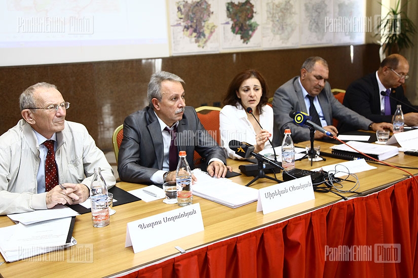 Yerevan Municipality, Transparency International and Yerevan Project Institute hold a public discussion