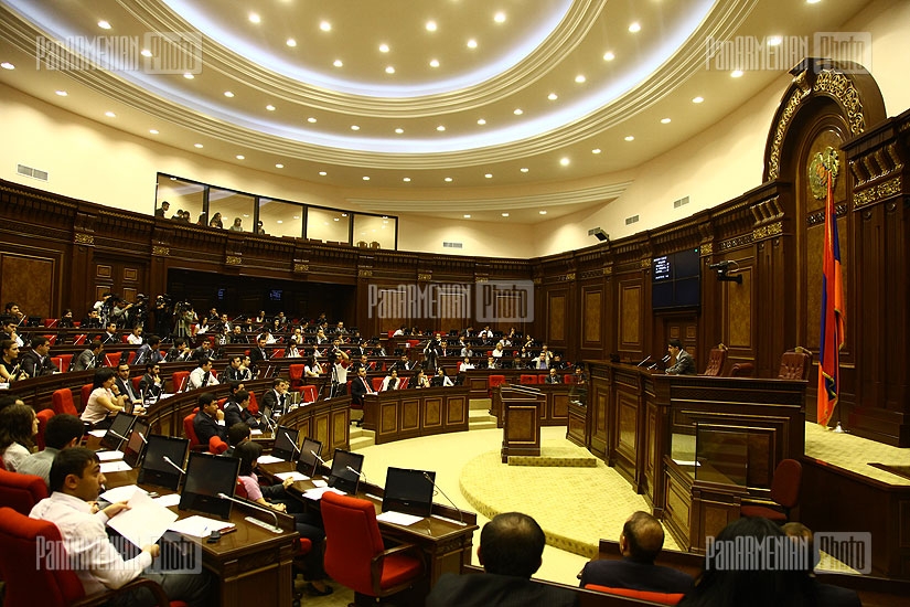 ԱԺ նիստերի դահլիճում տեղի ունեցավ Երիտասարդական խորհրդարանի նիստը
