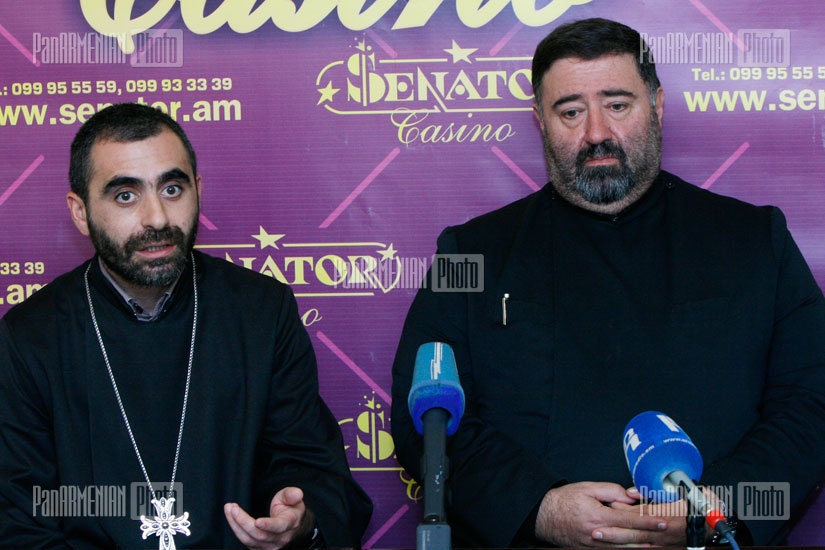 Пресс-конференция архимандрита Комитаса Овнаняна и иерея Есаи Артеняна