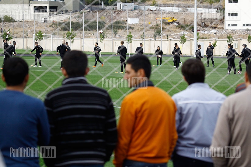 Тренировка сборной Армении по футболу