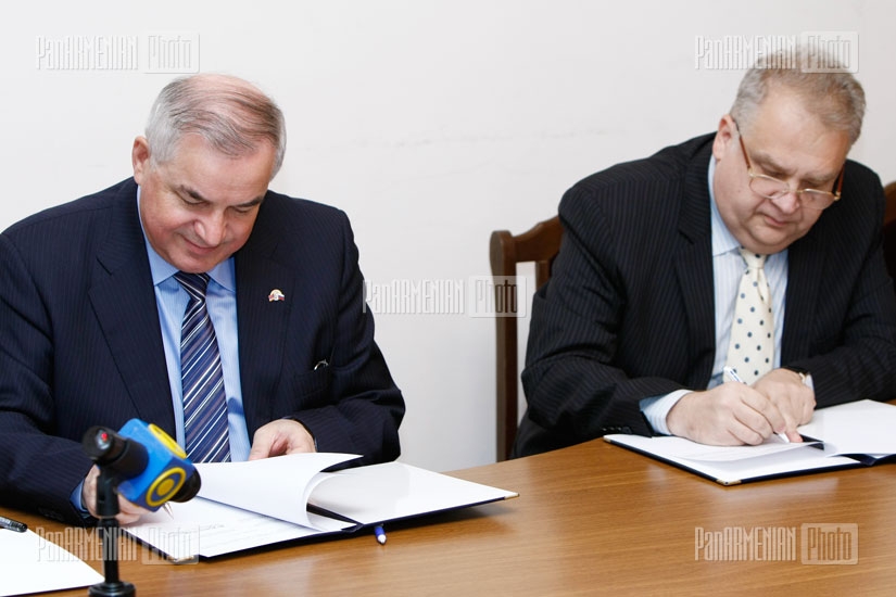 Armenian State Pedagogical University after Kh.Abovyan and Rossotrudnichestvo sign an agreement