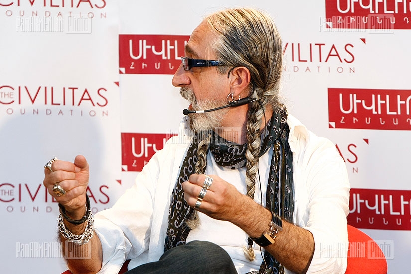 Discussion organized by Civilitas Foundation with US-based Armenian playwright, artist, actor and comic Vahe Berberian