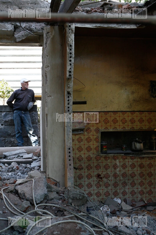 Architect Rafael Israelyan's house is being destroyed 