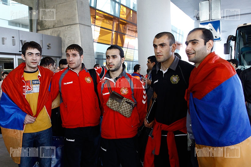 Прибытие сборной Армении по футболу в аэропорт Звартноц