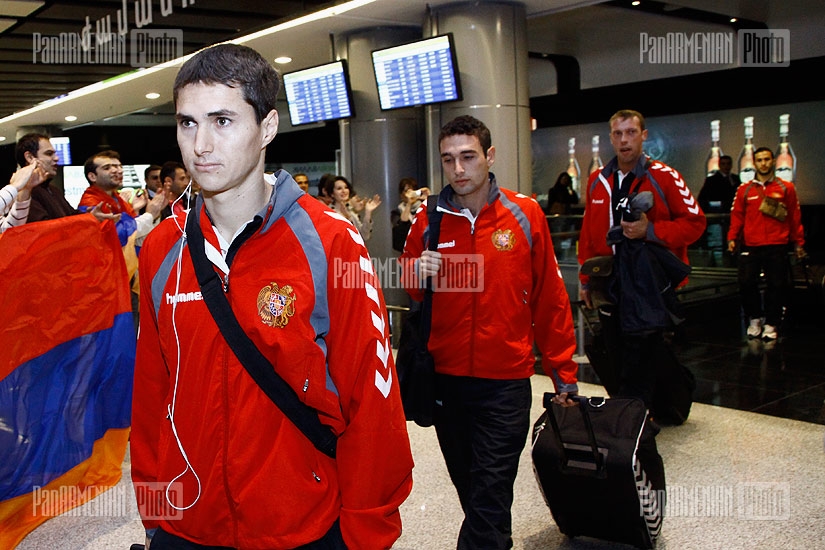 Armenian national football team's arrival at Zvartnots airport