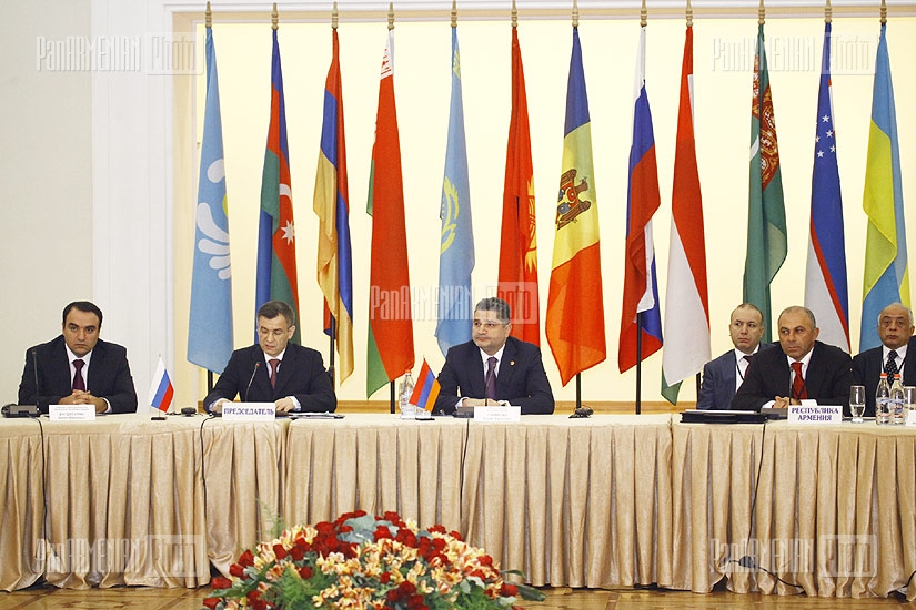 Заседание совета министров внутренних дел стран СНГ в Ереване