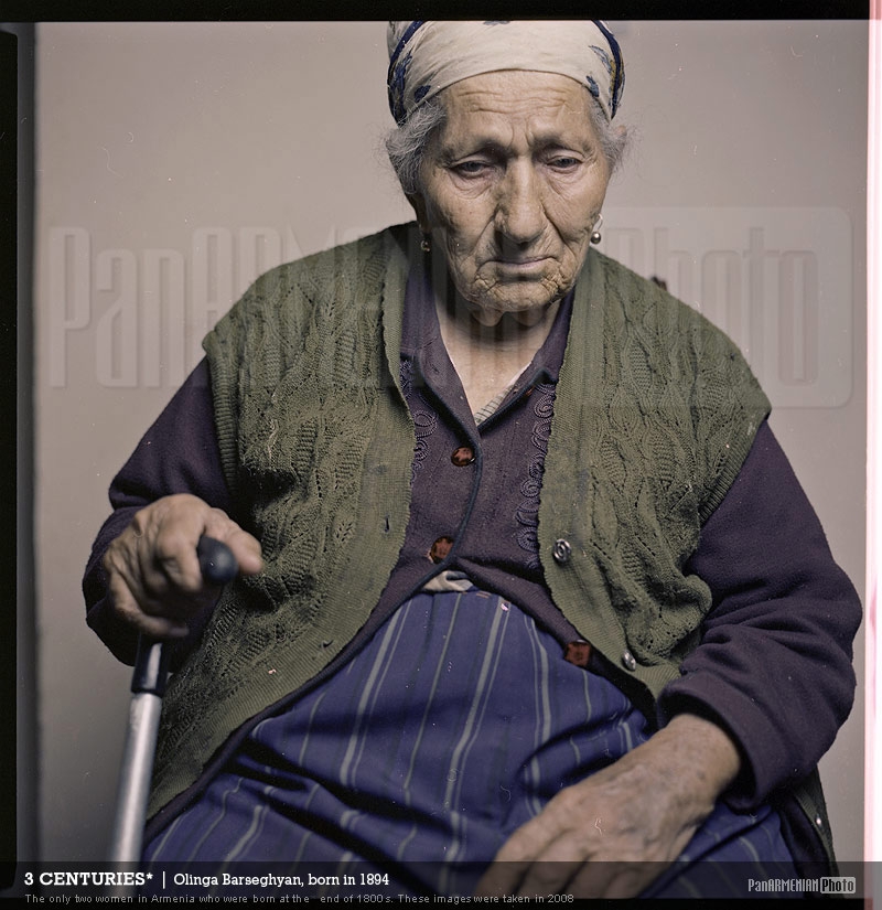 3 века. Единственные две женщины в Армении родившиеся в конце 1800-х