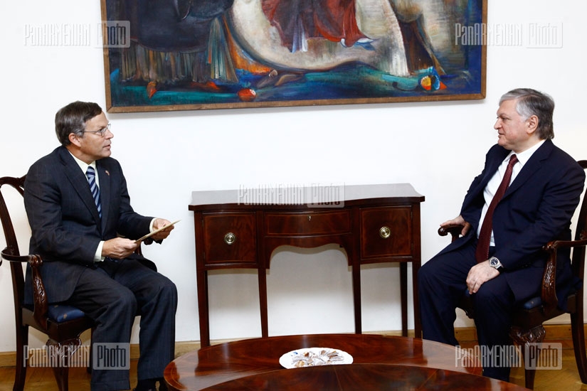 Newly appointed ambassador of US to Armenia John Heffern presents the copy of his credentials to RA FM Edward Nalbandian