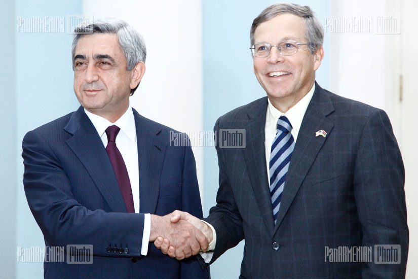 Посол США в Армении Джон Хефферн вручил верительные грамоты президенту РА Сержу Саркисяну