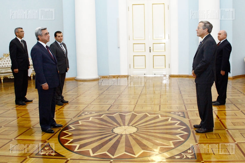 Newly appointed ambassador of US to Armenia John Heffern presents his credentials to RA President Serzh Sargsyan