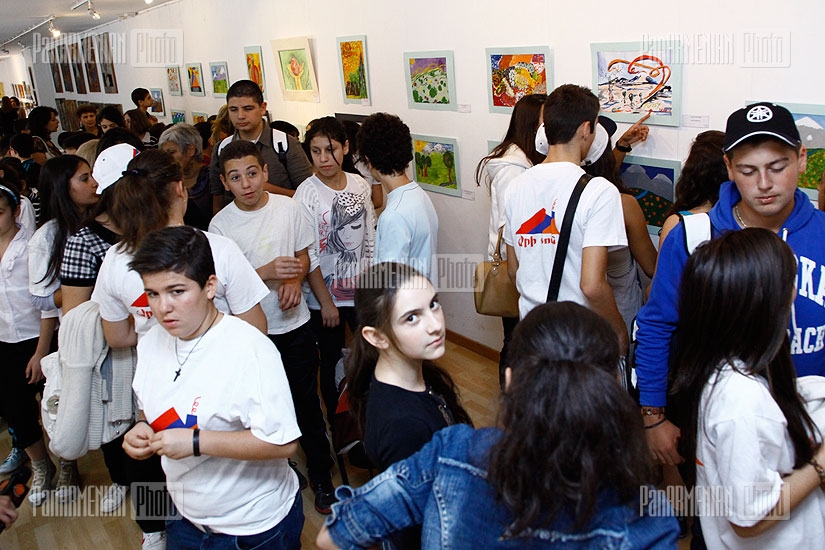 Министерство диаспоры Армении организовало выставку детских работ