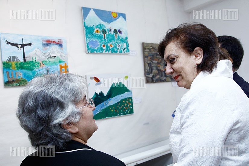 RA Ministry of Diaspora organizes an exhibition of Diaspora Armenian kids' paintnings