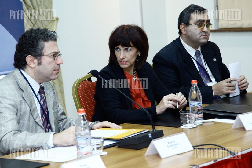 ЮНФПА организовал в Ереване конференция 7 миллиардов; равновесие, рава и равные возможности