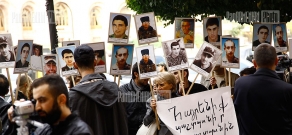 Перед зданием правительства Армении прошла акция протеста против убийств в армии