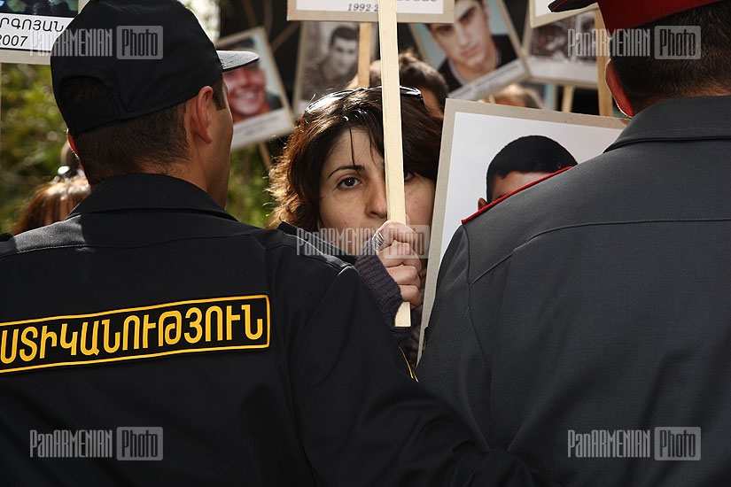Protesters against murders in army gather in front of Presidential House