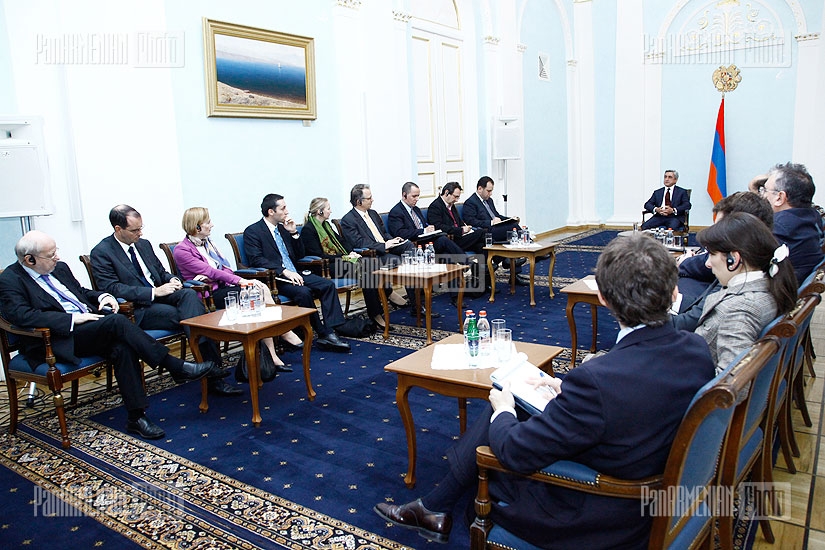 RA President Serzh Sargsyan receives European and American experts and officials