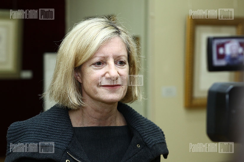 Директор галлереи Аржиле Кристин Аржиле выразила свое мнение о ереванской выставке работ Дали