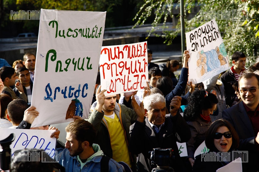 Protest for preserving Trchkan waterfall