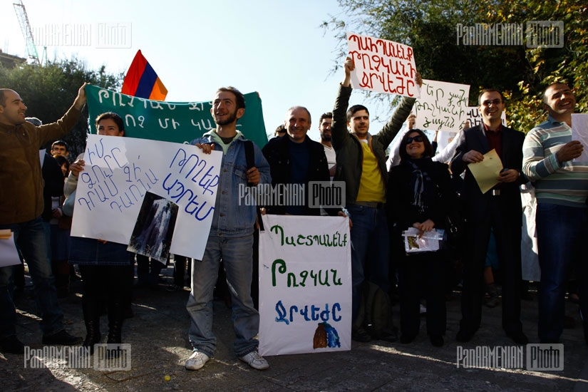 Protest for preserving Trchkan waterfall