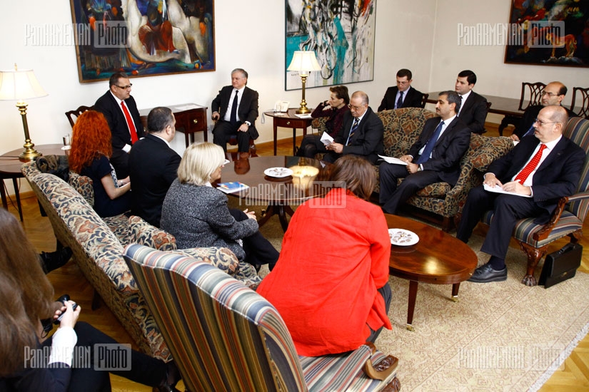 Глава МИД Армении встретился с делегацией Европарламента