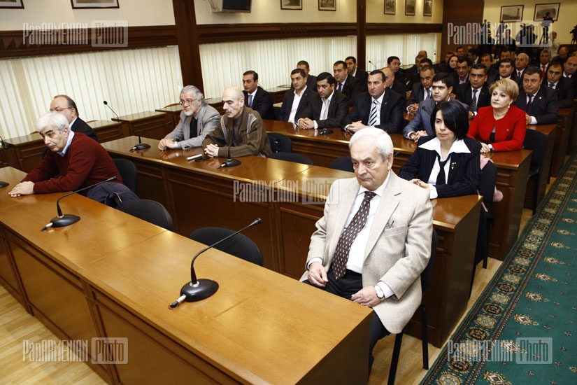 Yerevan municipality holds an extraordinary session