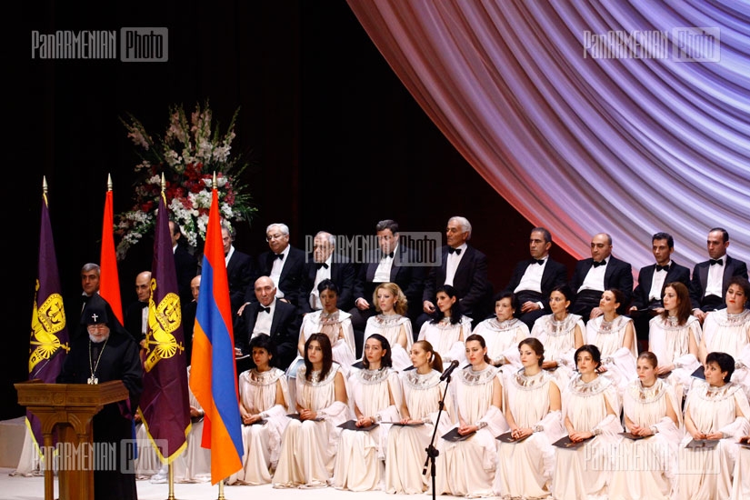 Церемония, состоявшейся по случаю 12-ой годовщины возведения на престол и 60-летия со дня рождения Католикоса Всех Армян Гарегина Второго