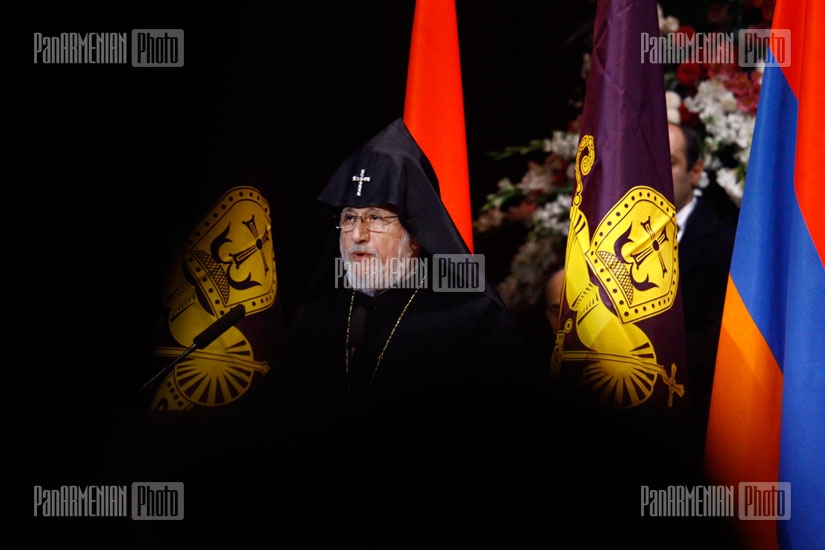Церемония, состоявшейся по случаю 12-ой годовщины возведения на престол и 60-летия со дня рождения Католикоса Всех Армян Гарегина Второго