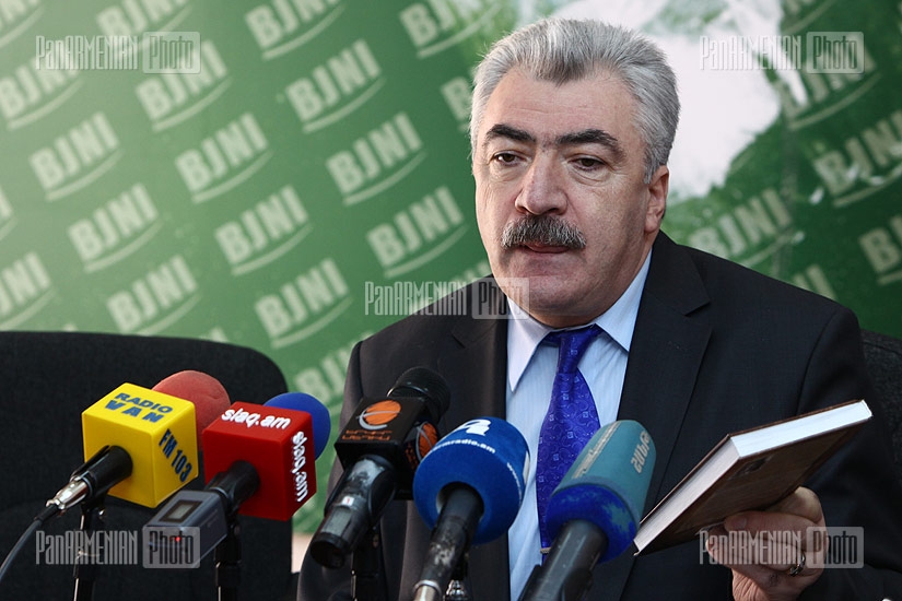 Հայաստանի ազգային արխիվի տնօրեն Ամատունի Վիրաբյանի մալո ասուլիսը