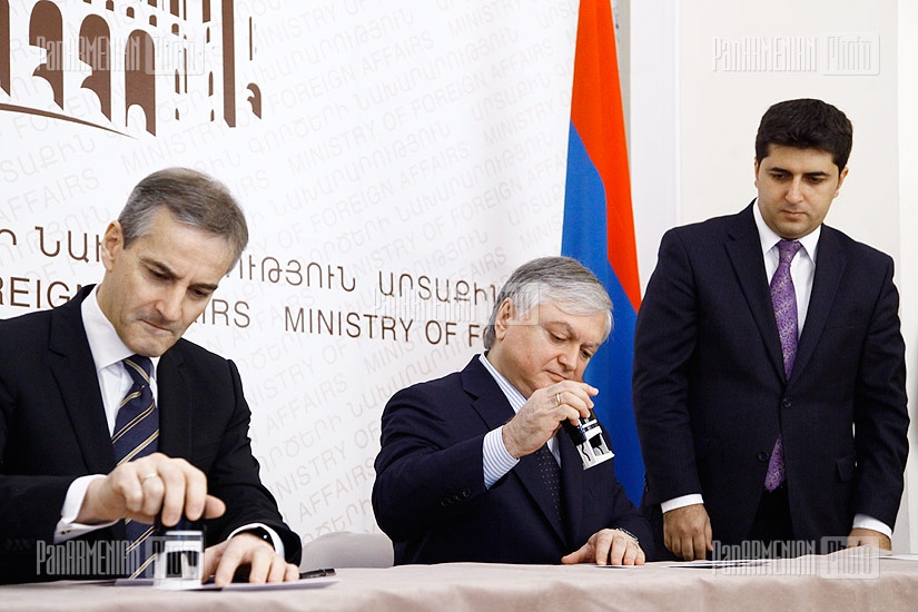 The ceremony of signing of agreements by Armenian Foreign Minister Edward Nalbandian and his Norwegian counterpart Jonas Gahr Store and issuance of stamp honoring Fridtjof Nansen