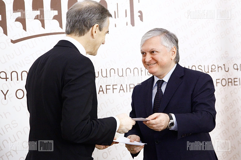 Церемония подписания соглашения между МИД Армении и Норвегии и погашения марки, посвященной 150-летию Фритьофа Нансена