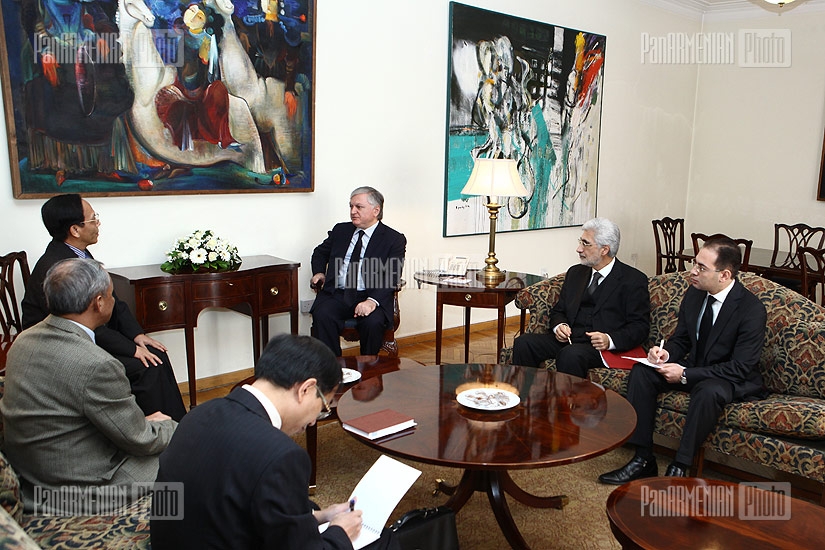 Глава МИД Армении Эдвард Налбандян встретился с новоназначенным послом Вьетнама в РА