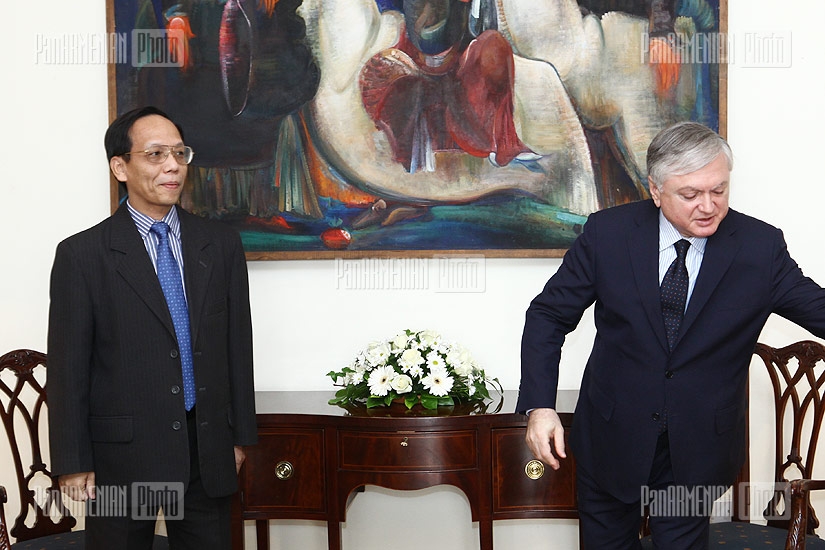Armenian Foreign Minister Edward Nalbandian meets with Vietnam’s ambassador to RA