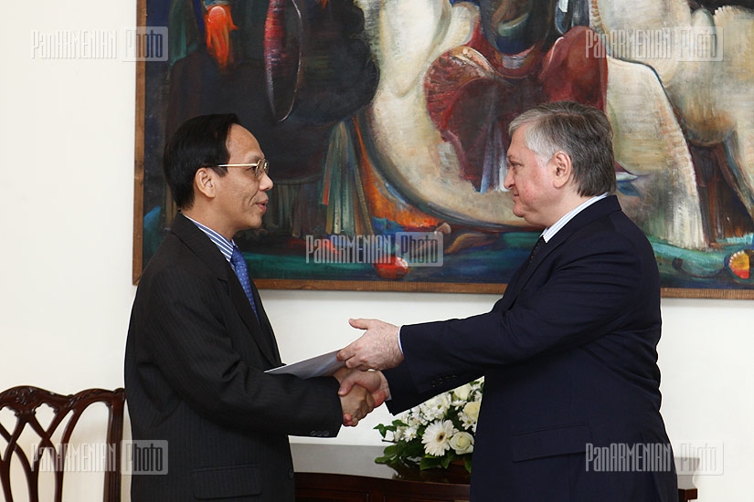 Глава МИД Армении Эдвард Налбандян встретился с новоназначенным послом Вьетнама в РА