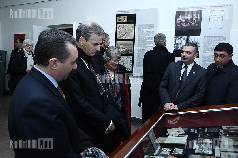 Глава МИД Норвегии Йонас Гахр Штьере почтил память жертв Геноцида армян