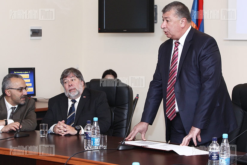 Apple co-founder Steve Wozniak visits State Engineering University of Armenia