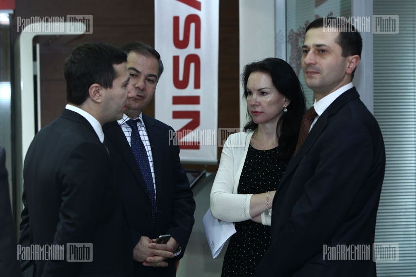 В здании салона Рено-Ниссан вновь открыт филиал HSBC Bank Armenia Комитас 1