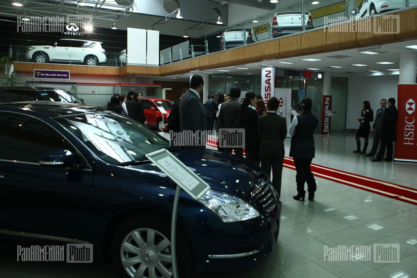 HSBC Bank Armenia's Komitas 1 branch re-opens in Renault-Nissan  autostore