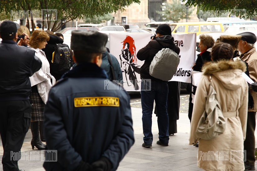 Перед зданием правительства Армении прошла очередная акция протеста