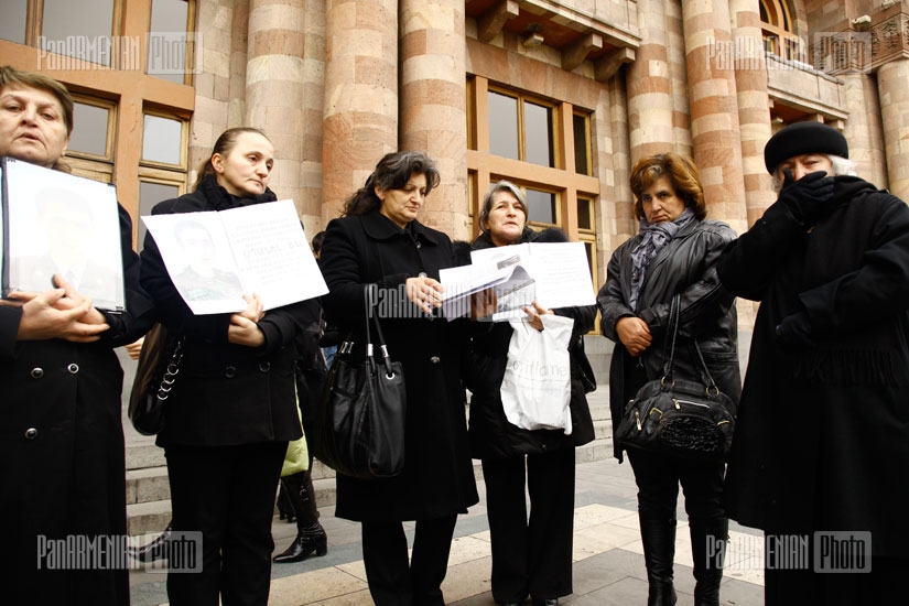 Перед зданием правительства Армении прошла очередная акция протеста