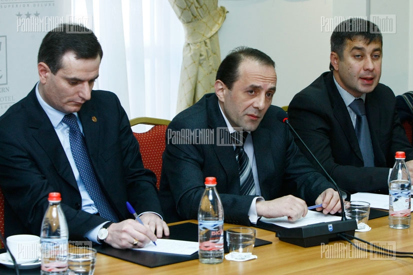Обсуждения внешнеполитической повестки армянских партий
