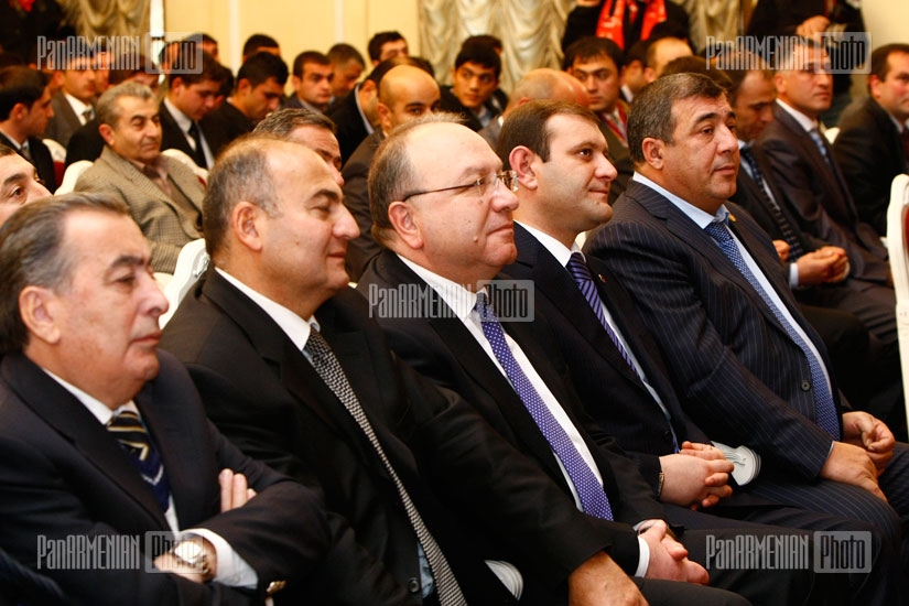 Церемония награждения призеров 20-го чемпионата Армении по футболу