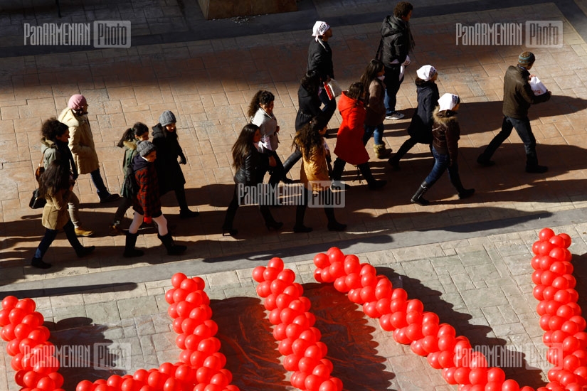 Ֆլեշմոբ նվիրված ՁԻԱՀ-ի դեմ պայքարի համաշխարհային օրվան
