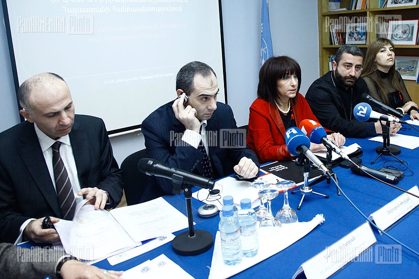 Пресс-конференция в офисе ООН Армении, посвященная Международному дню борьбы со СПИДом