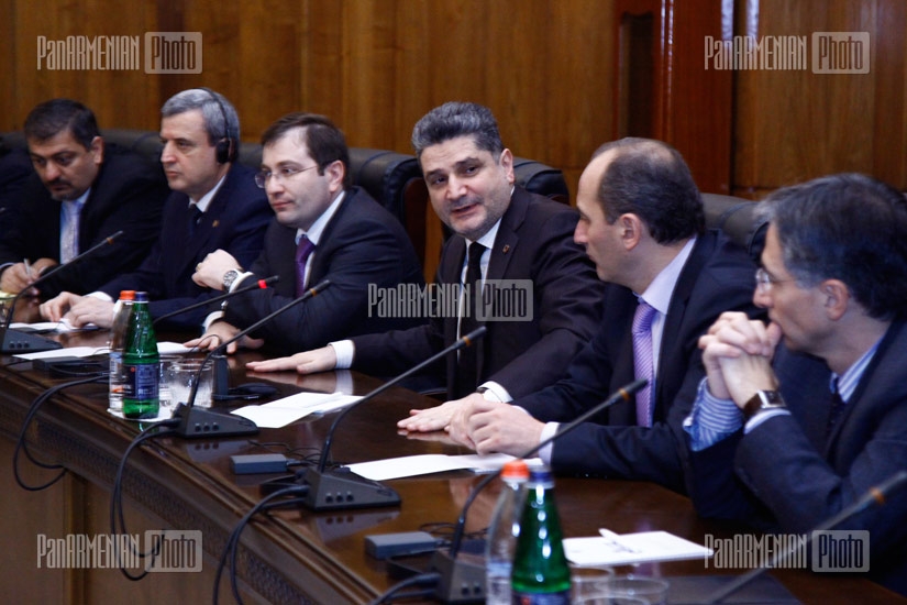 Премьер-министр РА Тигран Саркисян встретился с делегацией Всемирного банка