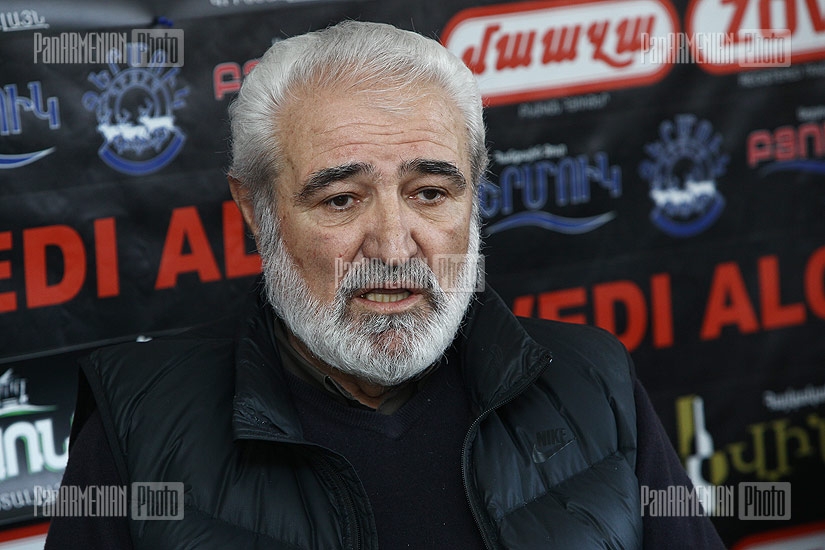 Press conference of poet Razmik Davoyan and deputy director of Literature Institute Vardan Devrikyan