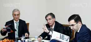 Министр экономики Армении Тигран Давтян встретился с министром промышленности Ливана Врежом Сабуджяном и министром туризма Ливана Фади Абудом