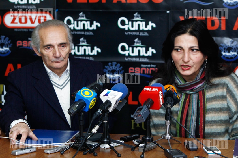 Press conference concerning cases of multiple sales of an apartment