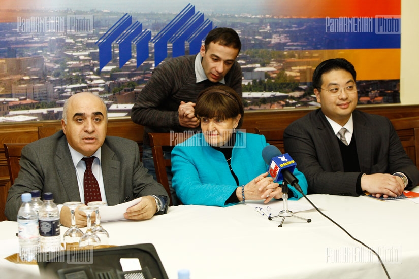 Baroness Caroline Cox holds a press conference concerning business environment in Armenia 