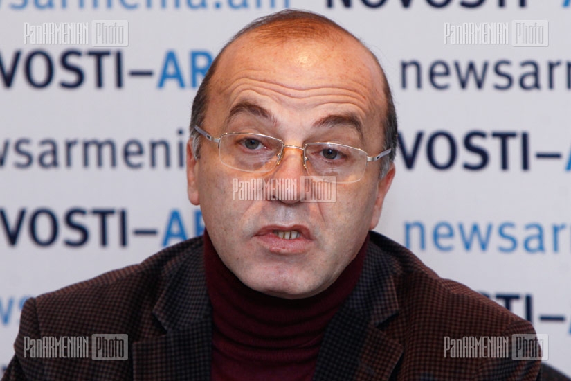 Press conference of economist Tatul Manaseryan