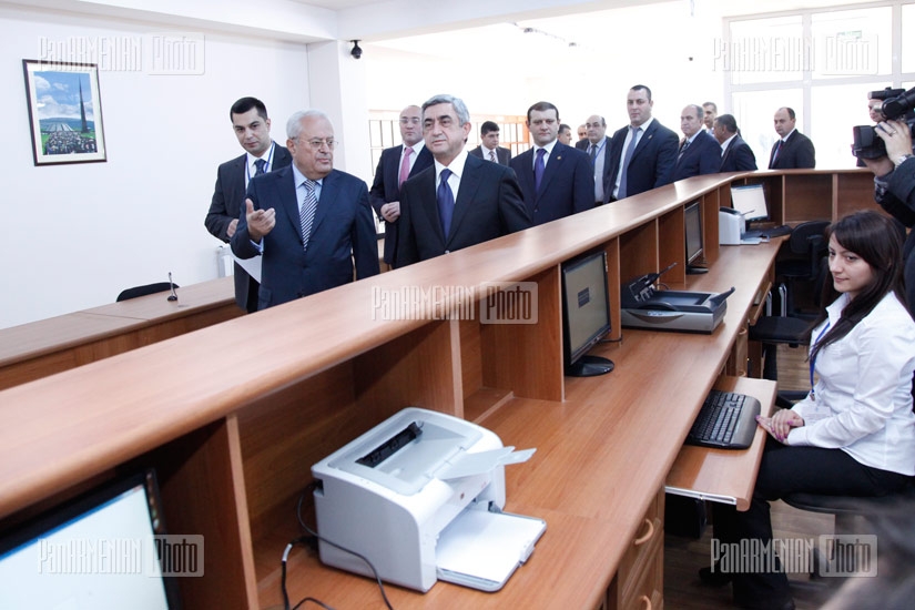 RA President Serzh Sargsyan visits real estate cadastre office of Komitas